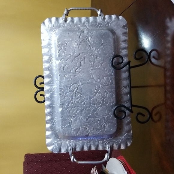 VERY PRETTY FRUIT & FLOWER ALUMINUM TRAY W HANDLES NO STAMP - Picture 5 of 5